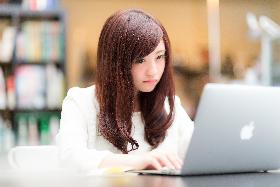 一般事務(オンライン英語塾の運営事務→14時半-22時半/週2~6日)